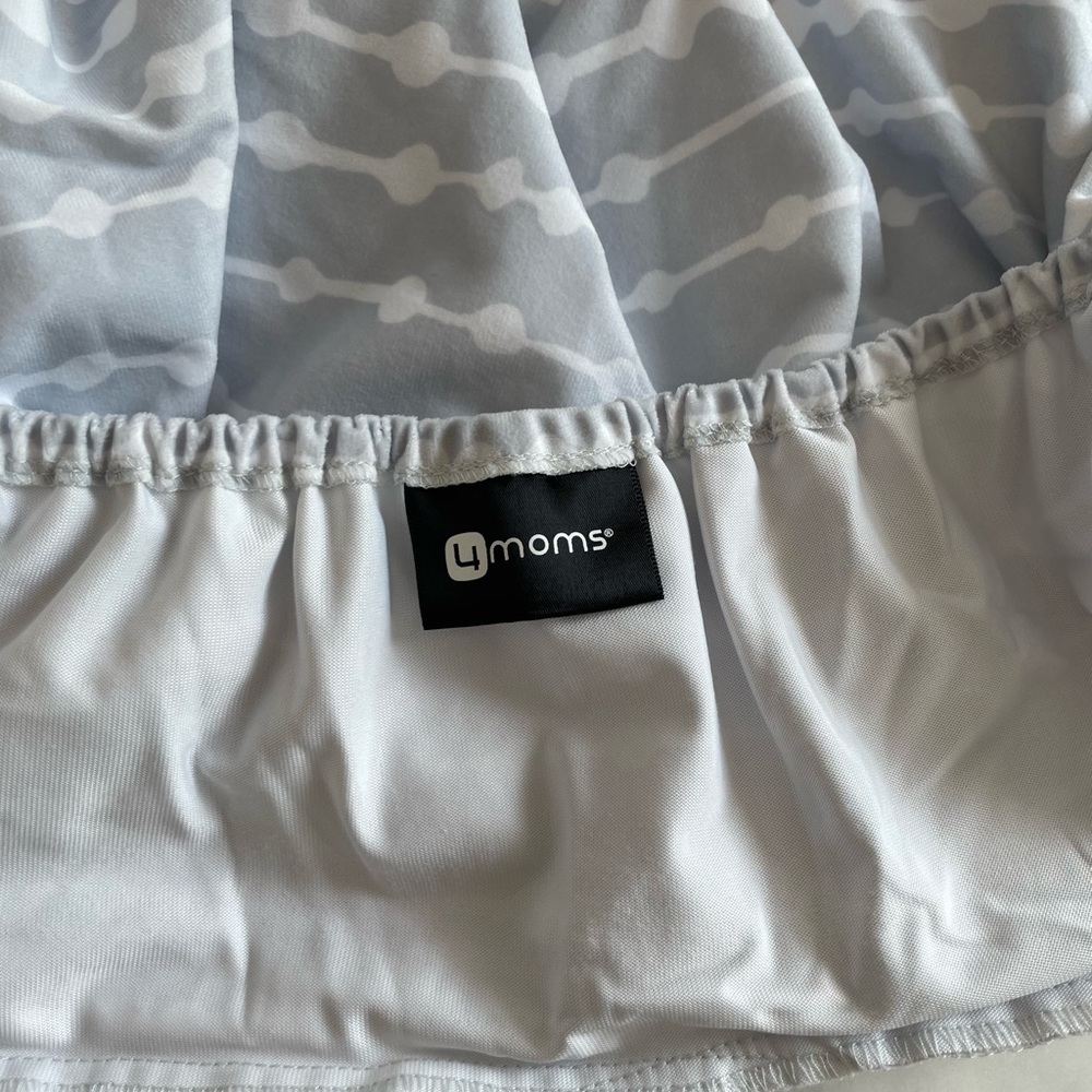4moms breeze waterproof bassinet sheet - Picture 2 of 4